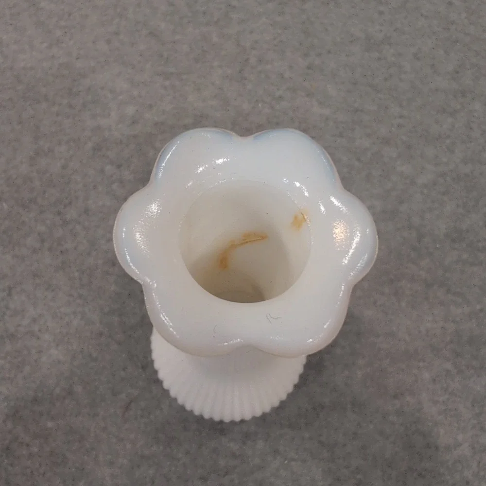Vintage White Milk Glass Ribbed Bud Vase with Ruffled Rim - Picture 2 of 6